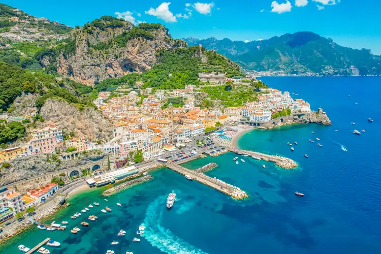 Car rental at Naples Capodichino Airport for visiting the Amalfi Coast and Positano