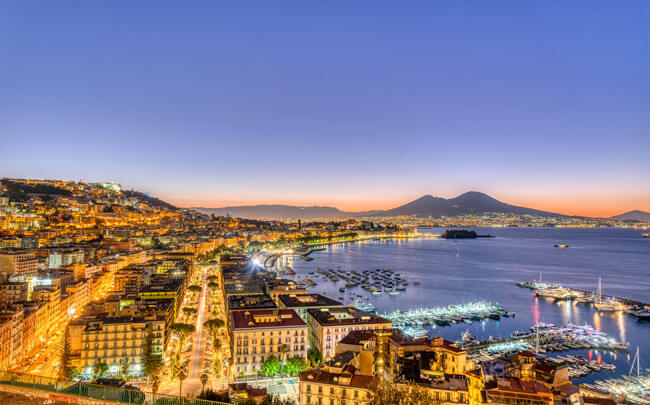Vista Panoramica di Napoli foto scattata all'alba
